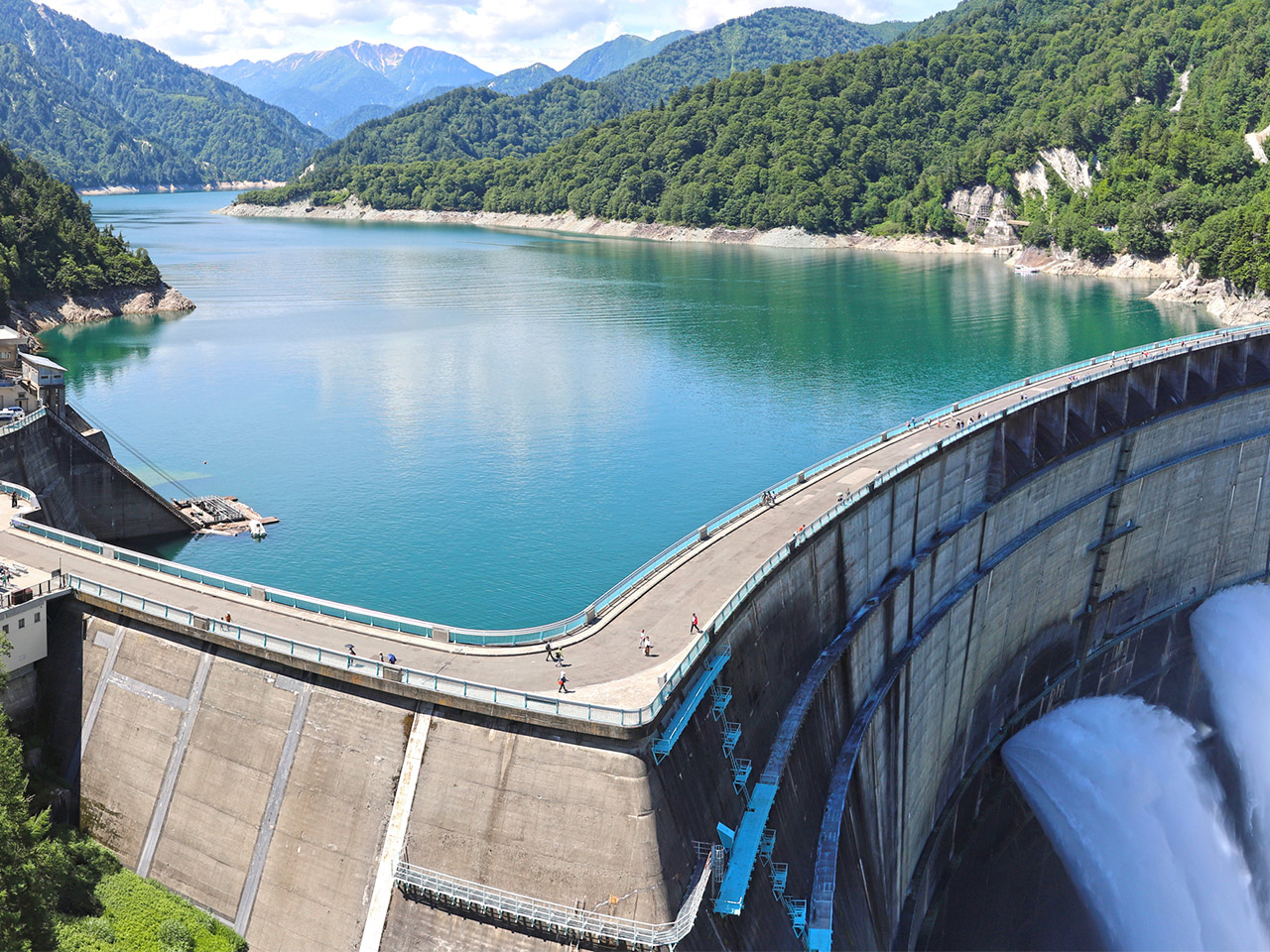 Concrete Applications for Hydraulic Structures